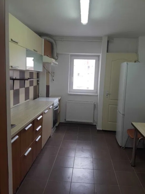 Inchiriez apartament 3 camere zona Podgoria