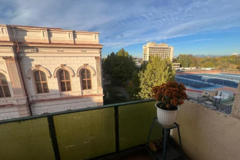 b41e9935-6f01-4f98-8133-b69773d59d56